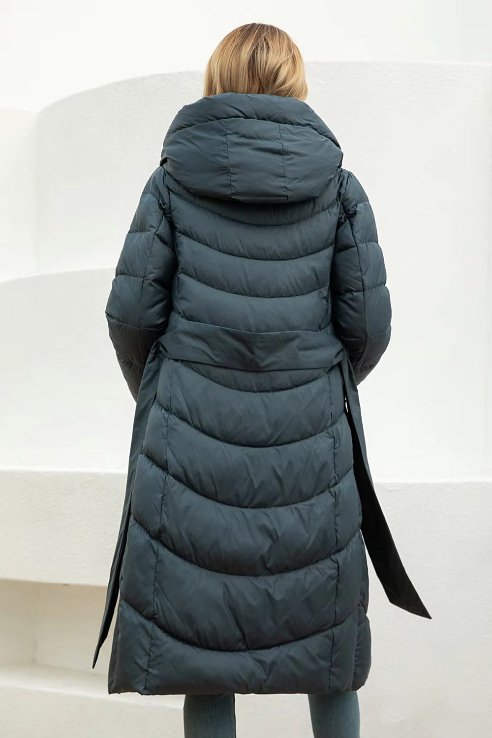 Parka longue ceinturée pour femme