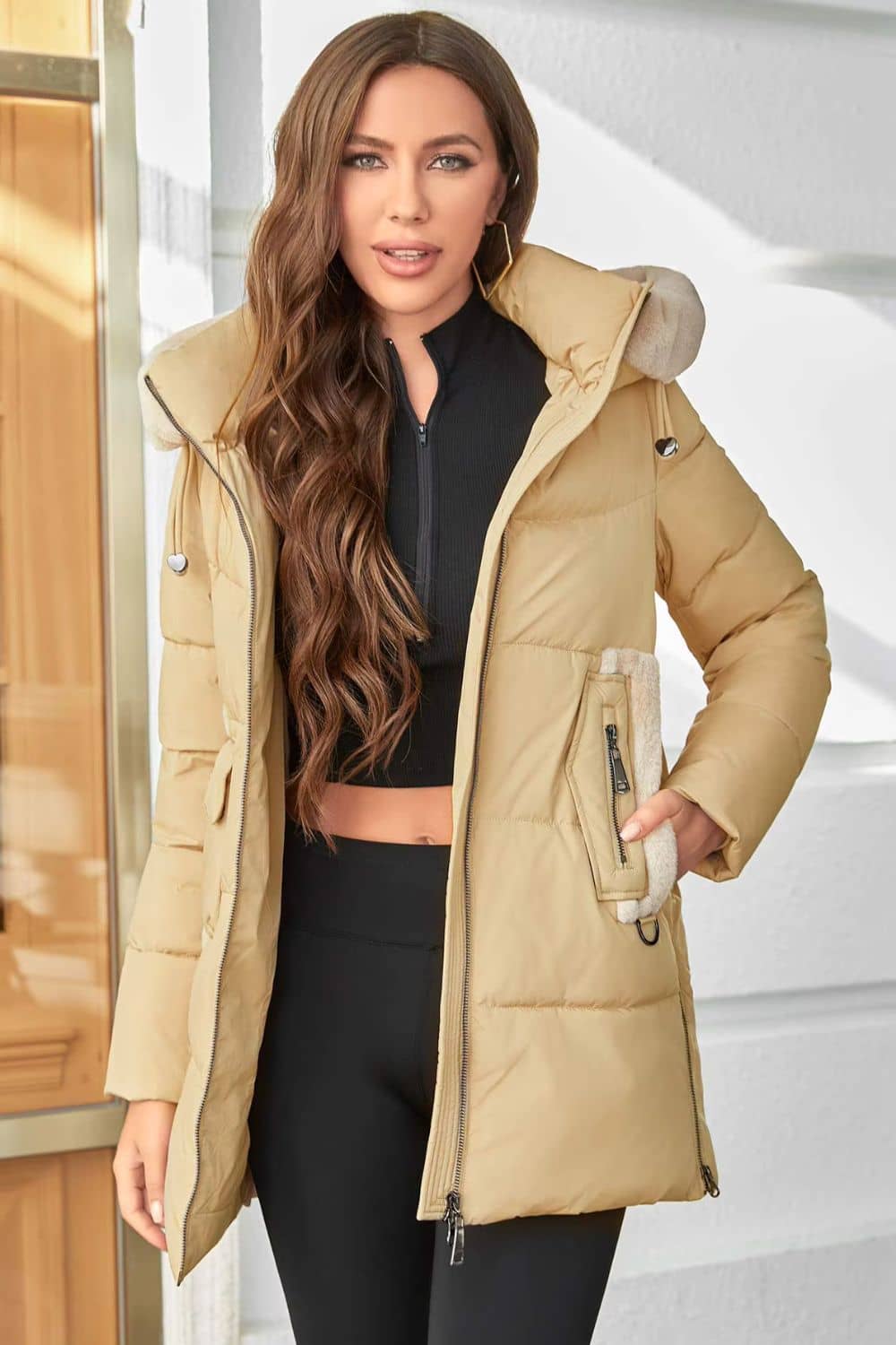 جاكيت مبطن مبطن بغطاء للرأس