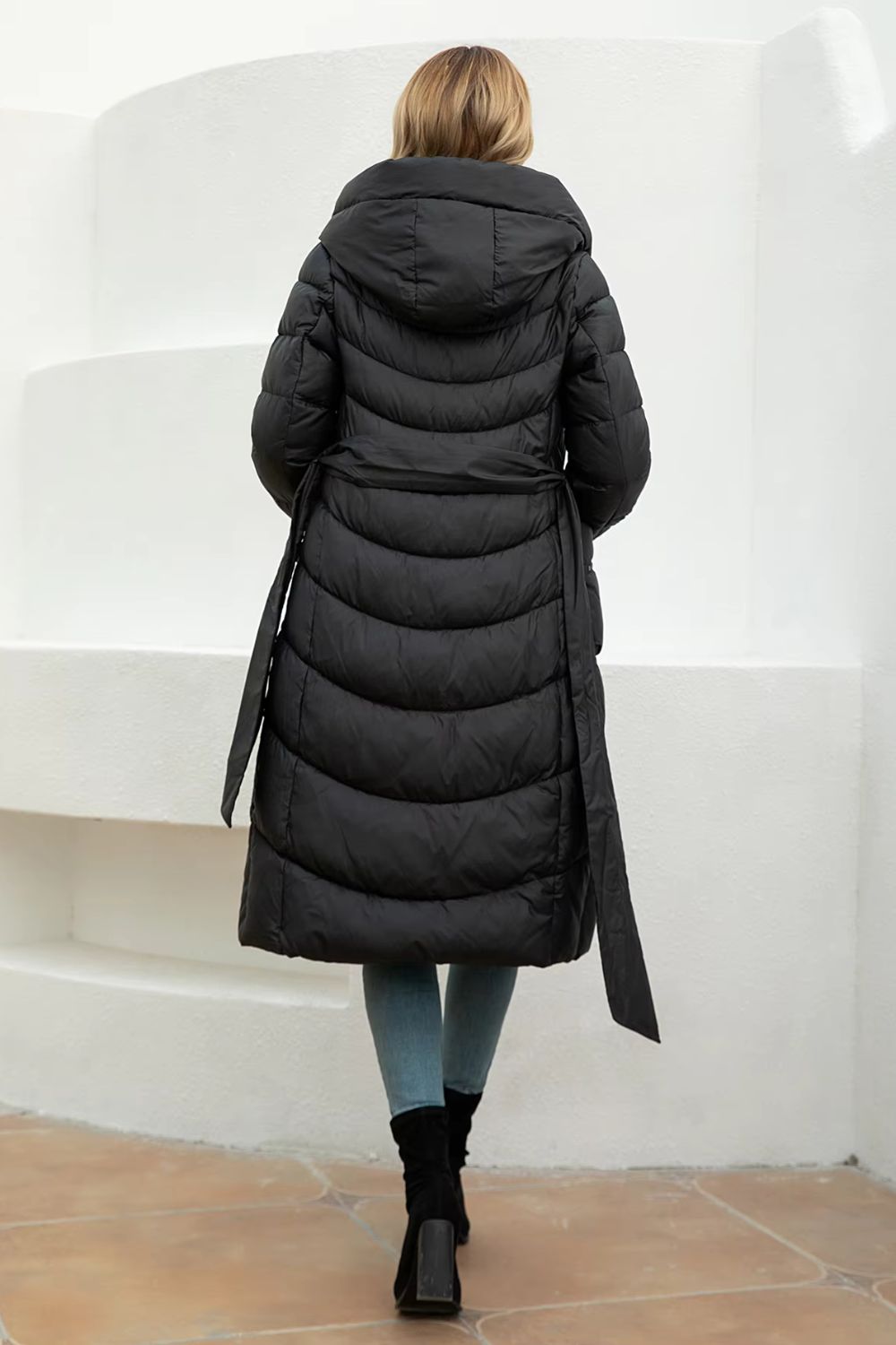 Parka longue ceinturée pour femme