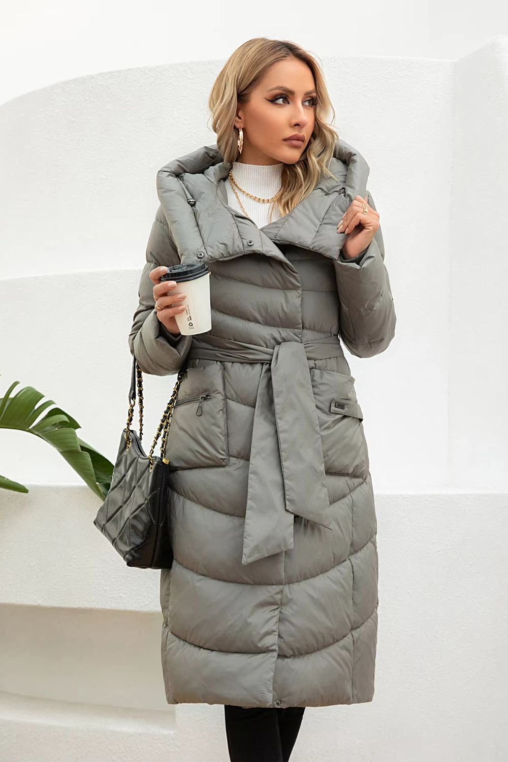 Parka longue ceinturée pour femme