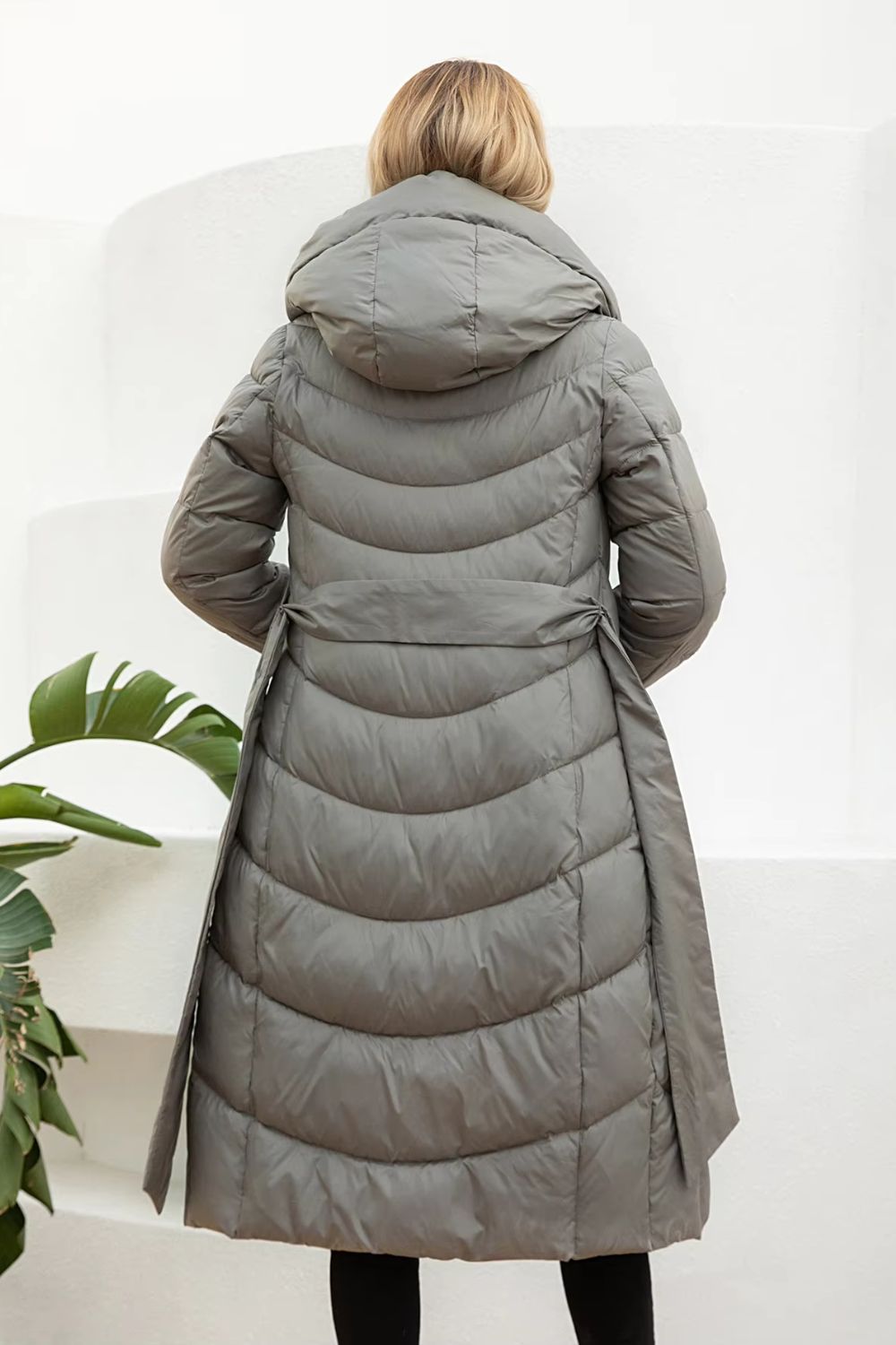 Parka longue ceinturée pour femme