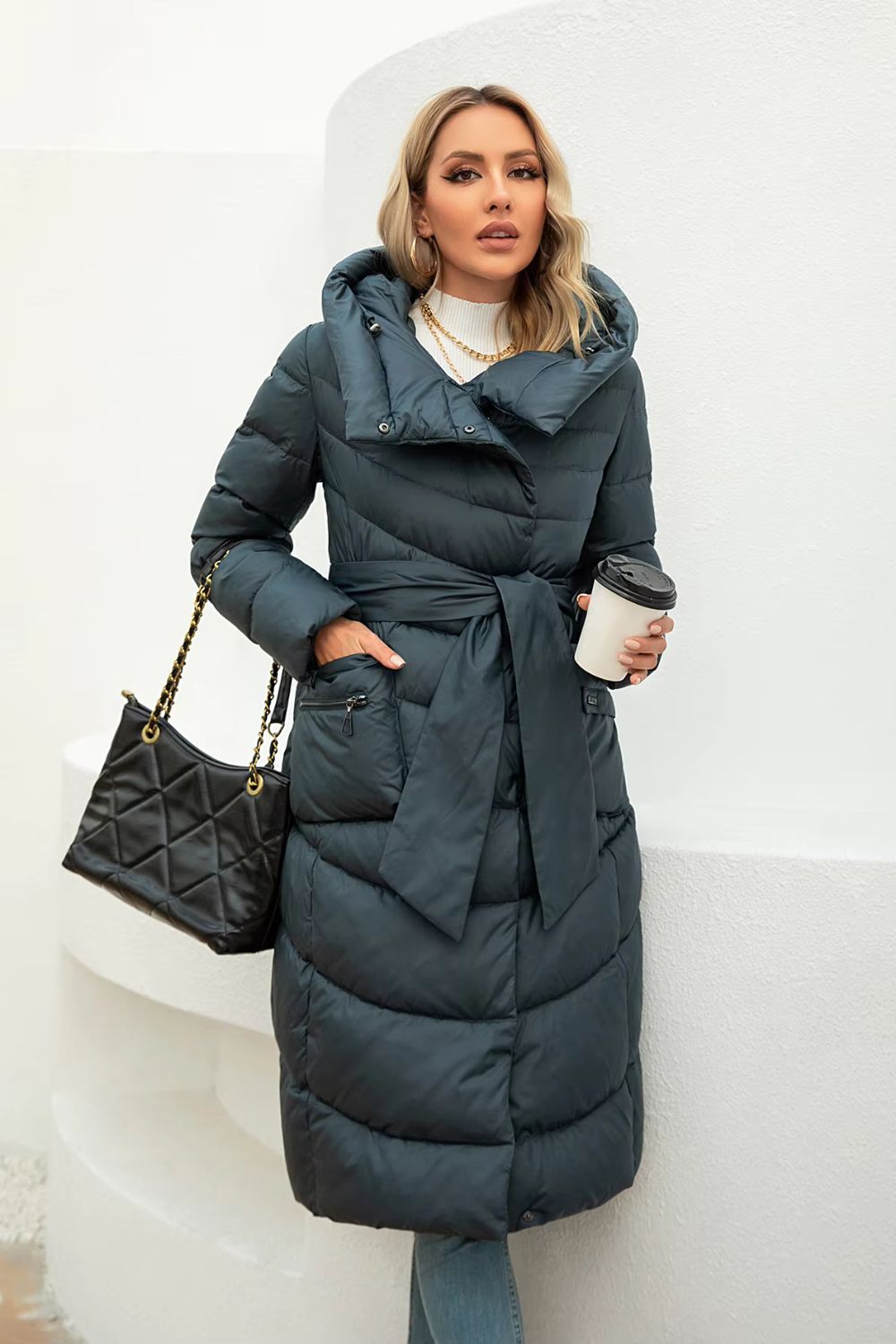 Parka longue ceinturée pour femme