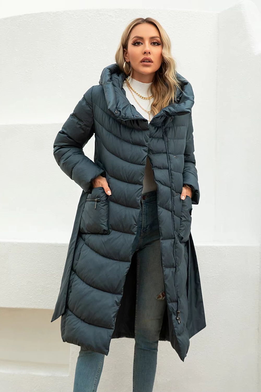 Parka longue ceinturée pour femme