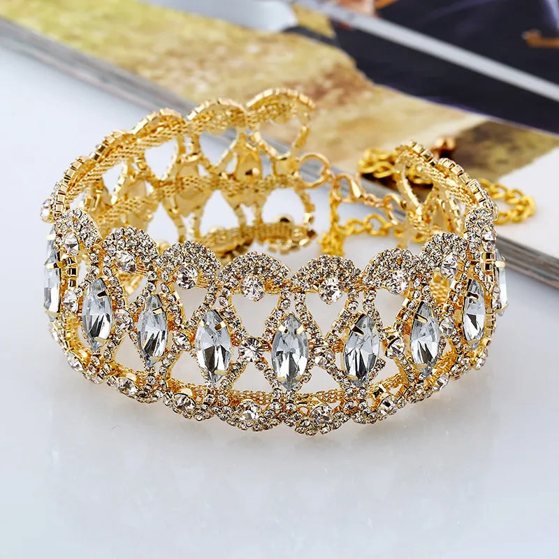 gold choker necklace with diamonds