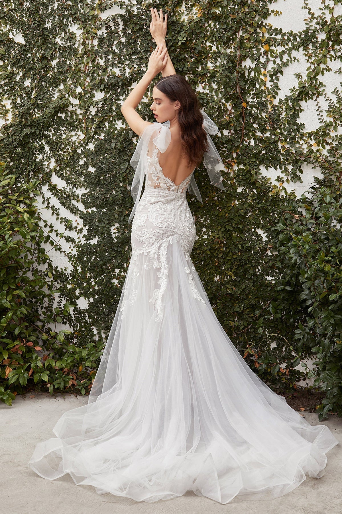 backless wedding dress with bow