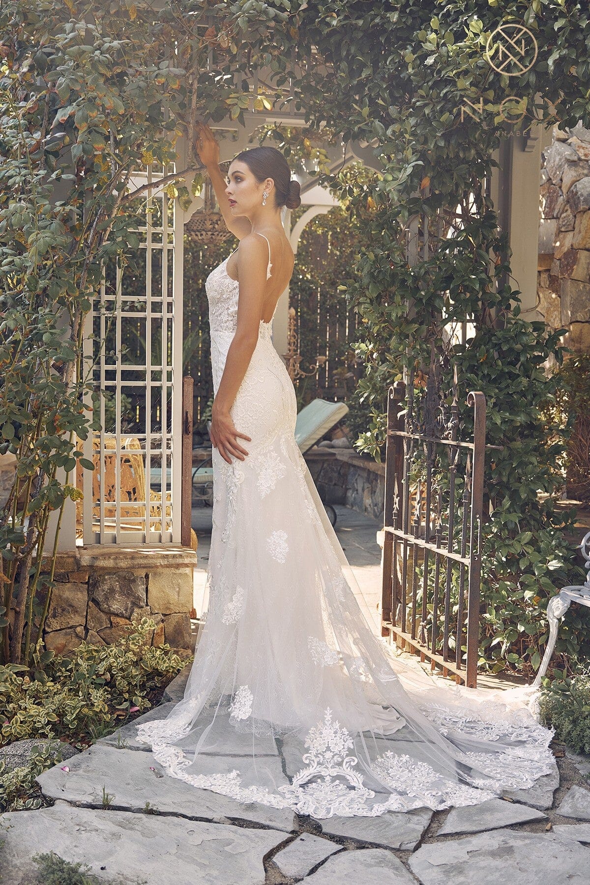 Sleeveless Fitted Applique Bridal Gown