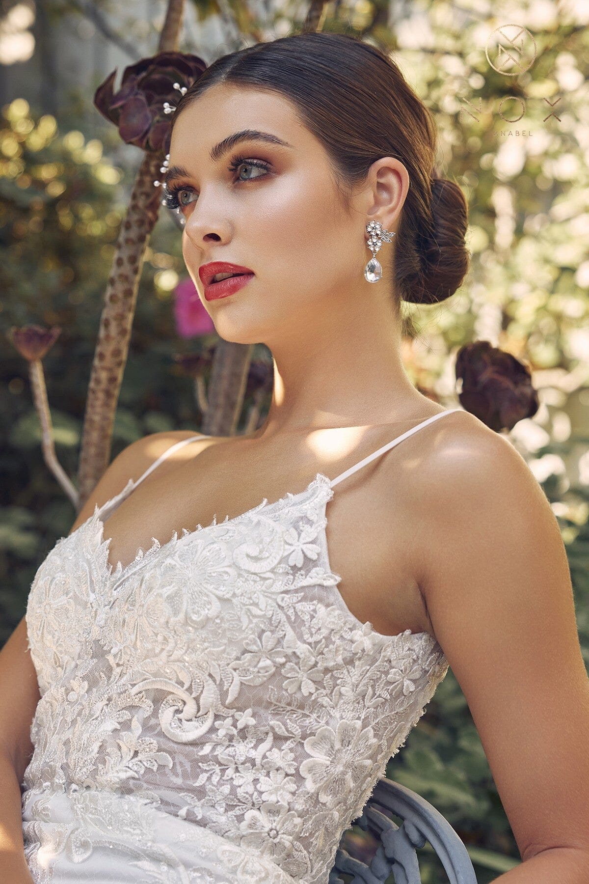 Sleeveless Fitted Applique Bridal Gown