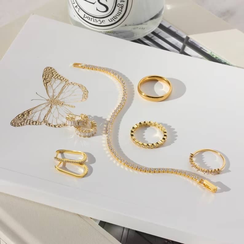 gold tennis bracelet