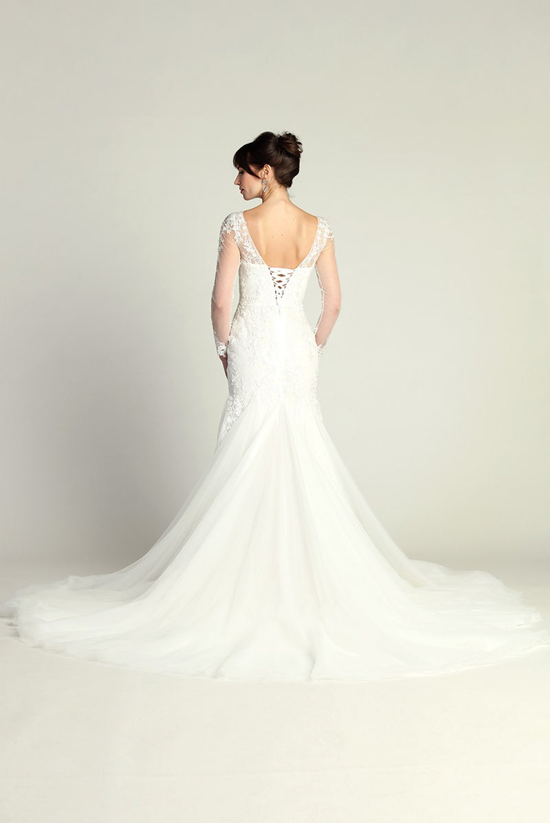 long sleeve lace wedding dress