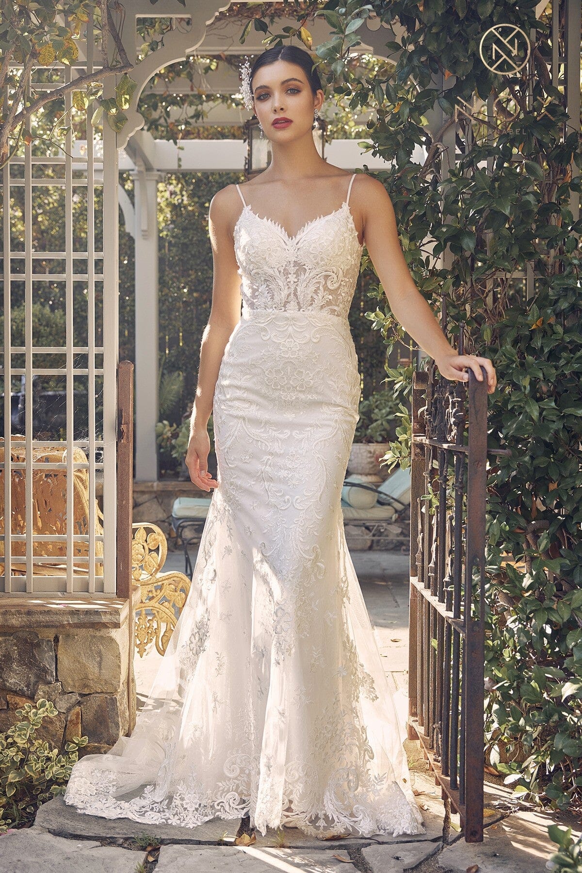 Sleeveless Fitted Applique Bridal Gown