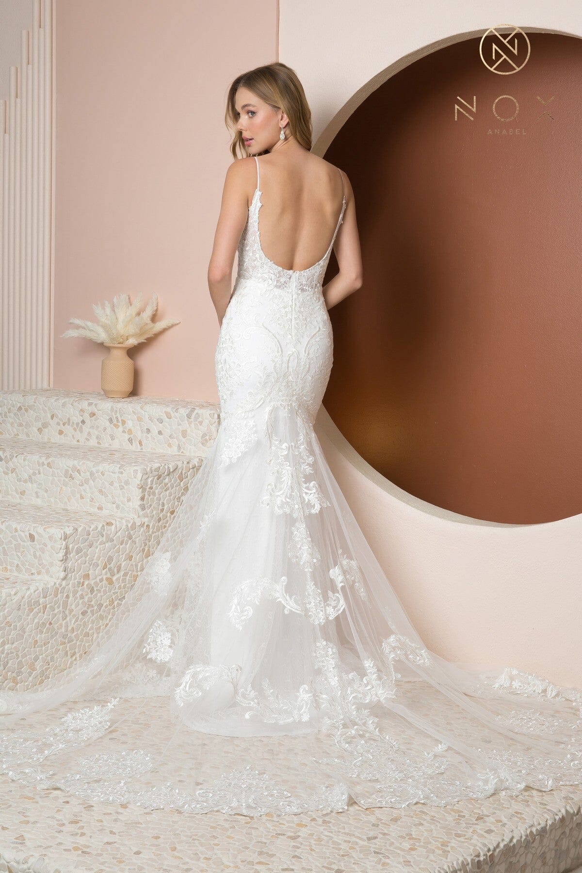 Sleeveless Fitted Applique Bridal Gown