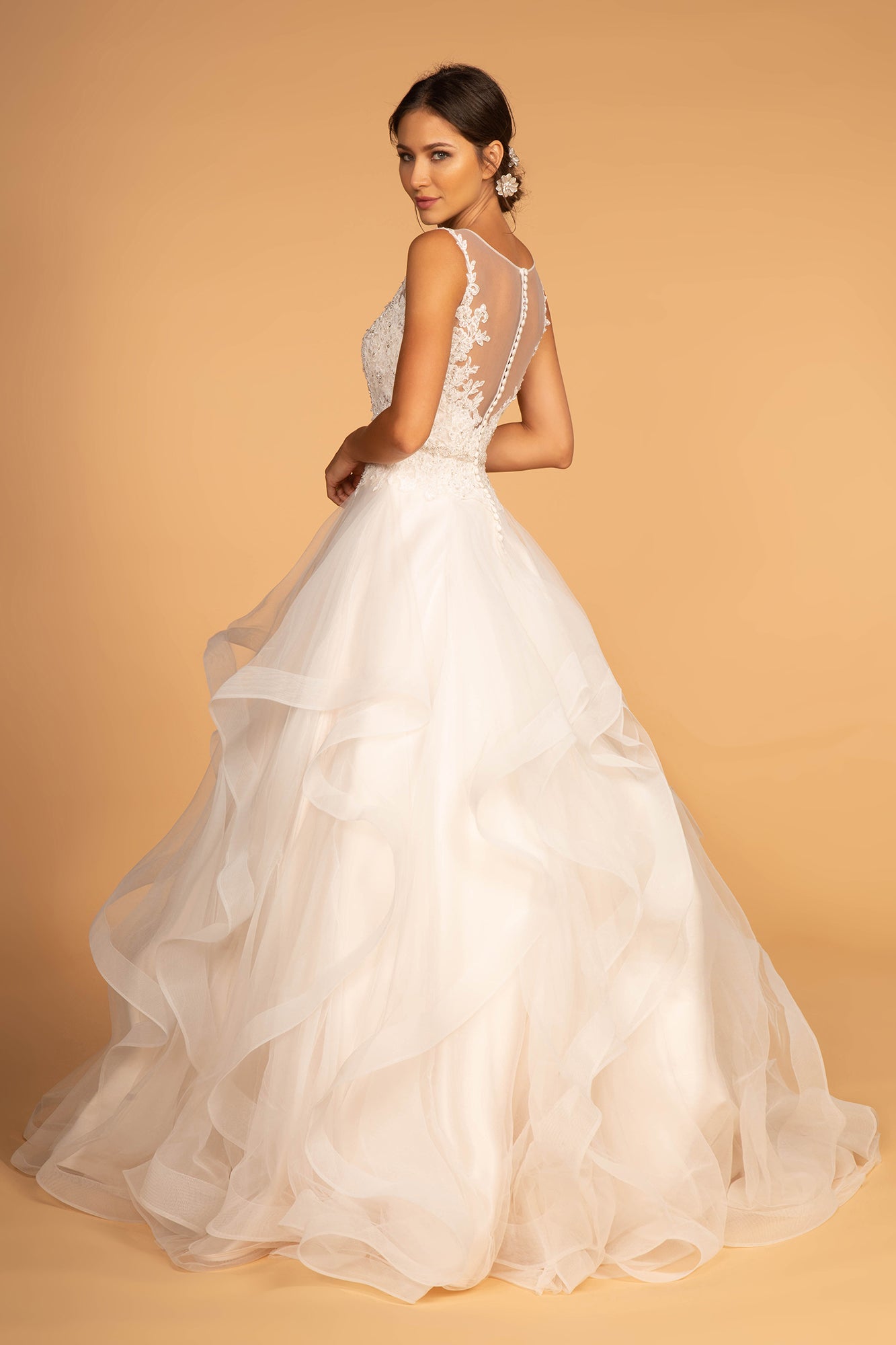 sleeveless ivory wedding gown