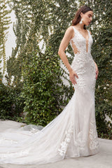 sleeveless lace mermaid wedding dress