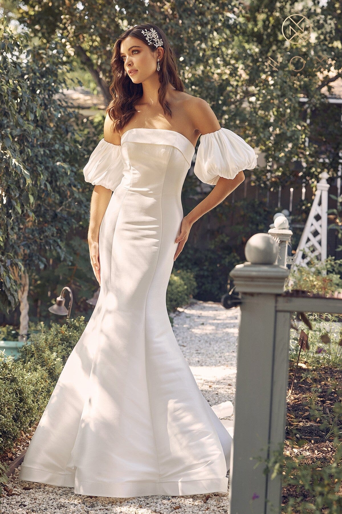 strapless mermaid wedding dress with puff sleeves
