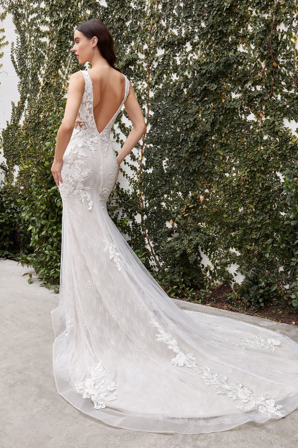 AVERY LACE WEDDING GOWN 6 / OFF White AVERY LACE WEDDING GOWN 6 / OFF White