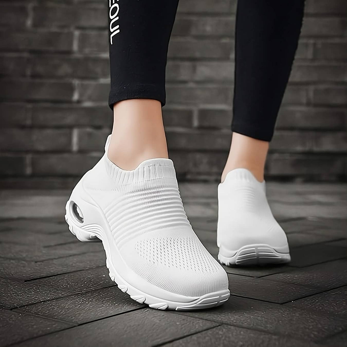 white walking sneakers women